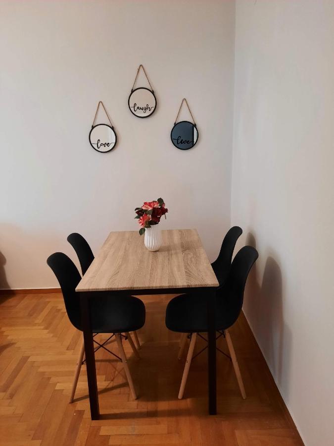 Cosy Apartment In The Heart Of The City Kalamata Exterior photo